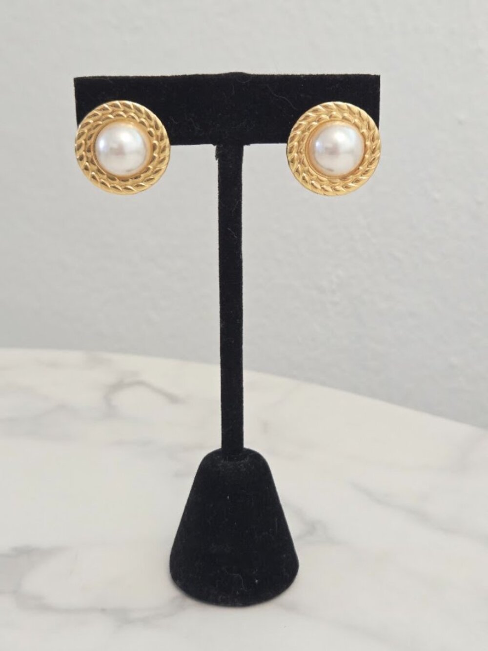Vintage Gold Pearl Cable Twist Border Round Stud Earrings Stainless Steel - Picture 9 of 9